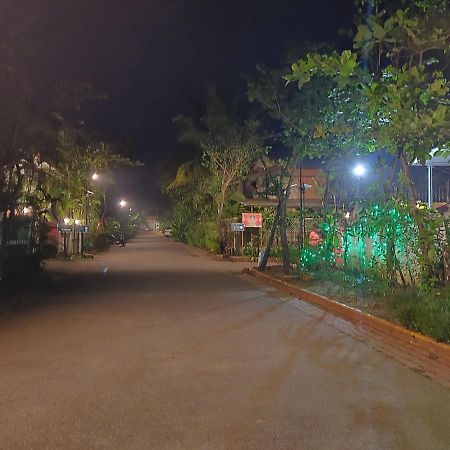 Sunstone Villa Lonavala Esterno foto