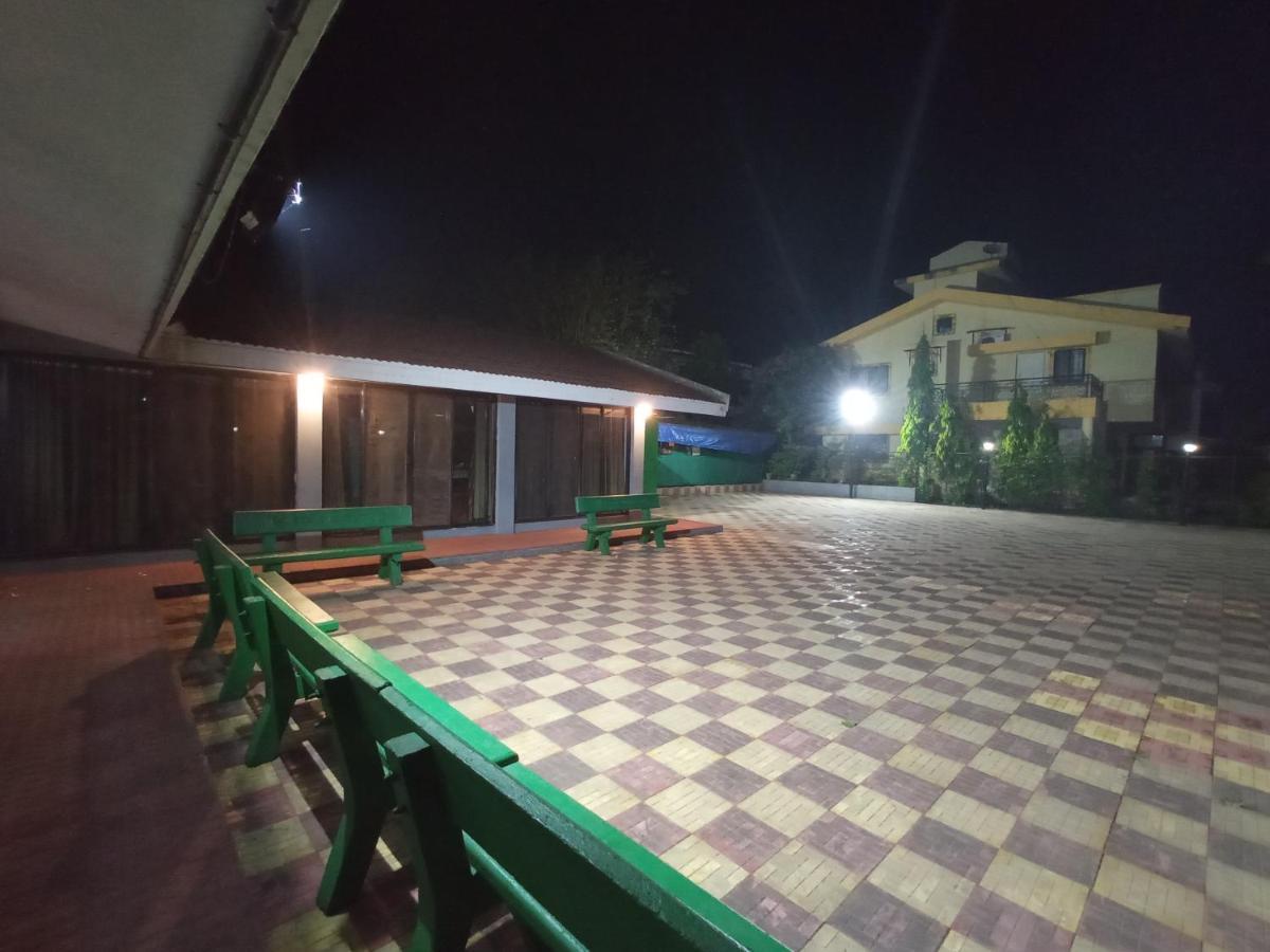 Sunstone Villa Lonavala Esterno foto